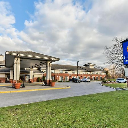 Comfort Inn & Suites Ambassador Bridge Windsor Extérieur photo