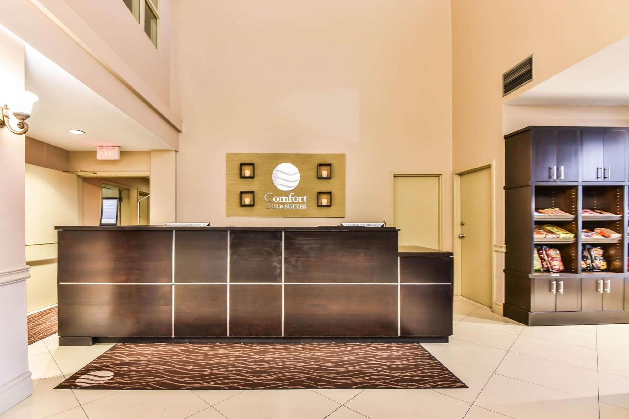 Comfort Inn & Suites Ambassador Bridge Windsor Extérieur photo