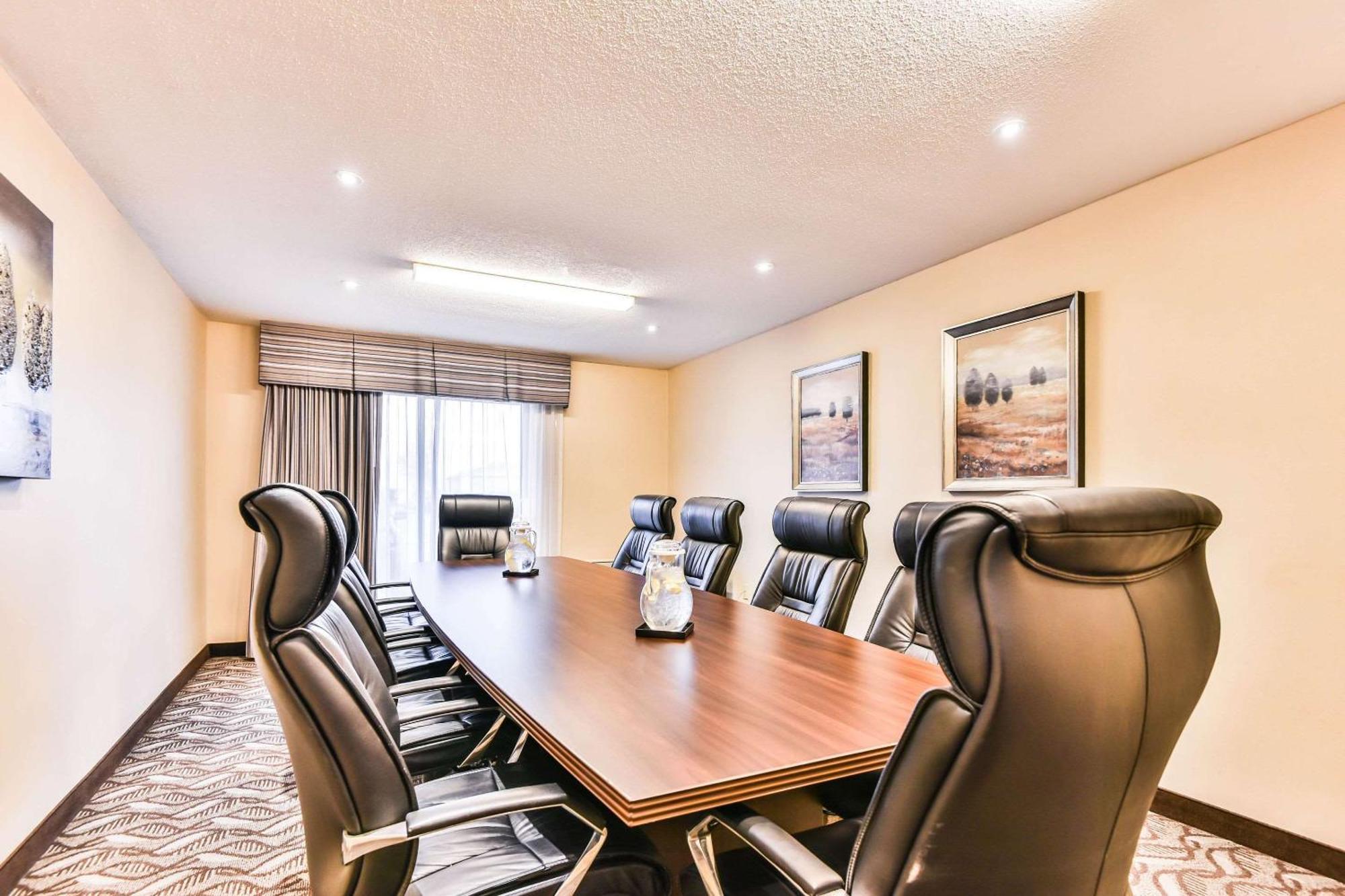 Comfort Inn & Suites Ambassador Bridge Windsor Extérieur photo