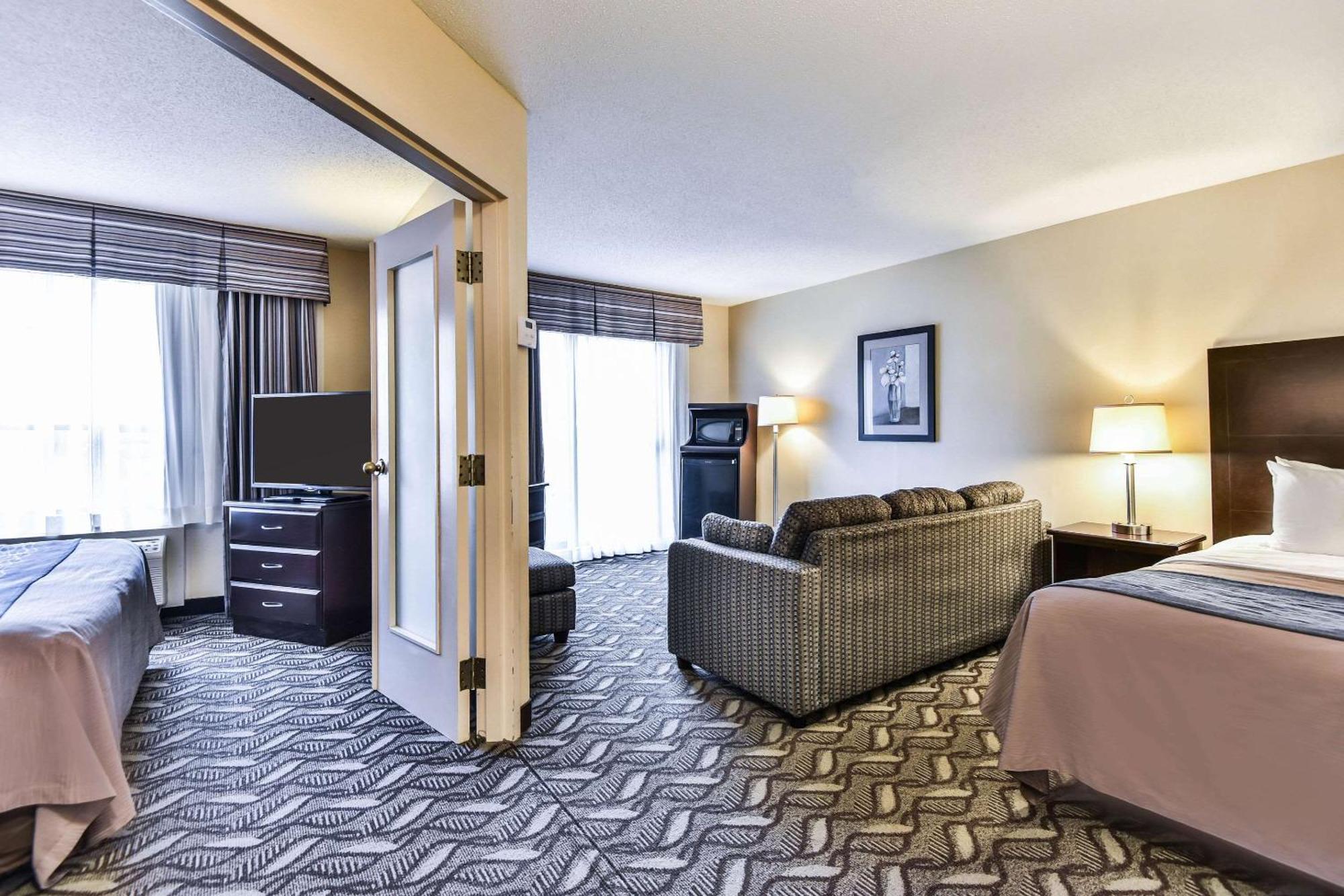 Comfort Inn & Suites Ambassador Bridge Windsor Extérieur photo
