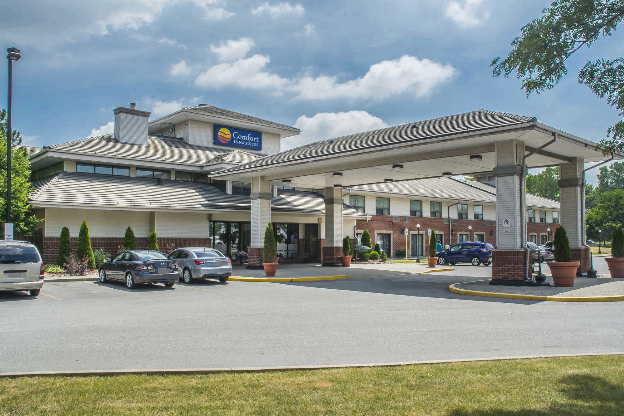 Comfort Inn & Suites Ambassador Bridge Windsor Extérieur photo