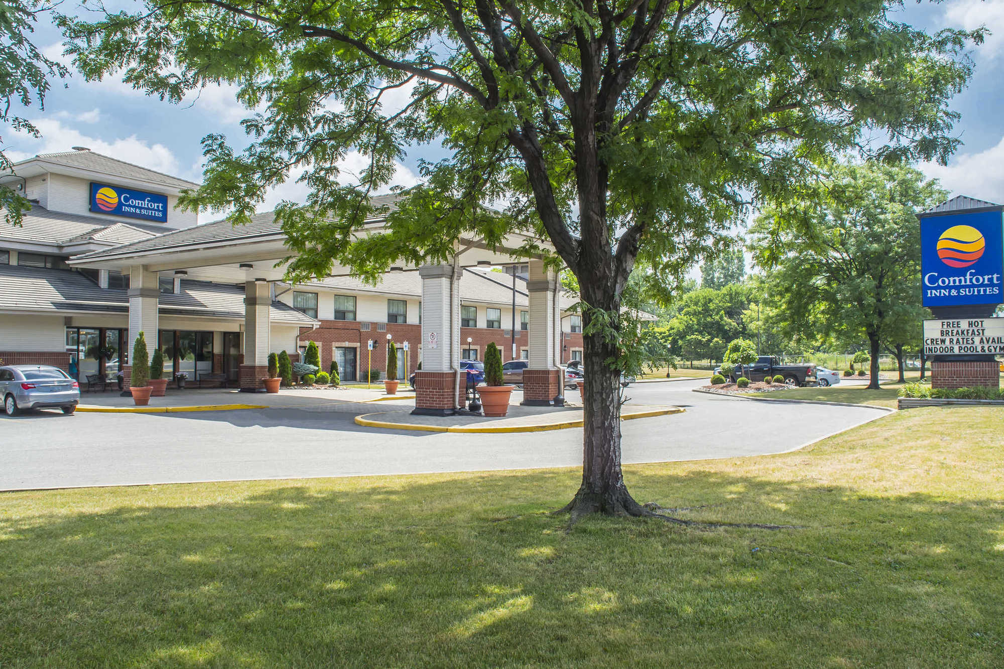 Comfort Inn & Suites Ambassador Bridge Windsor Extérieur photo