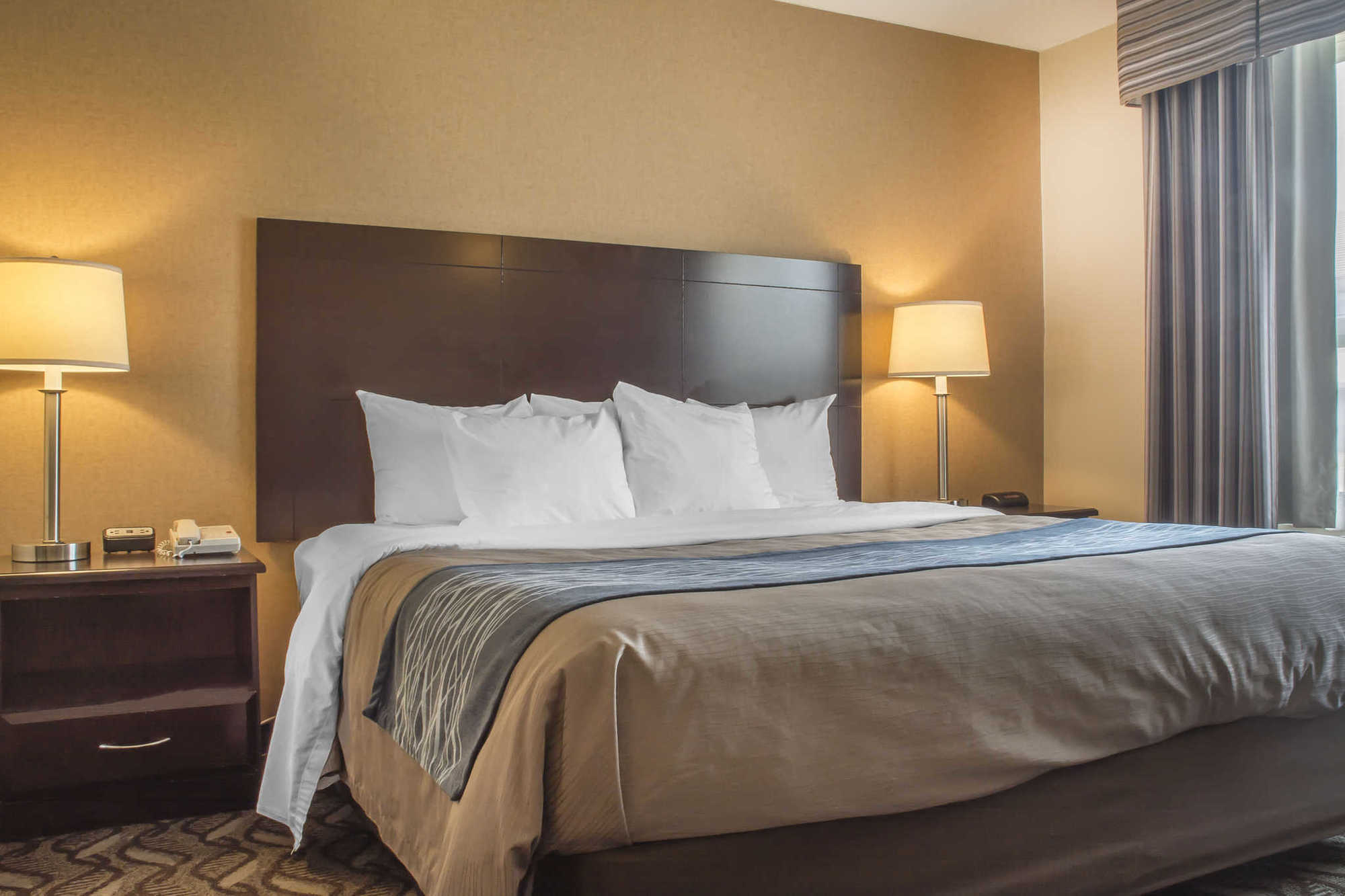Comfort Inn & Suites Ambassador Bridge Windsor Chambre photo