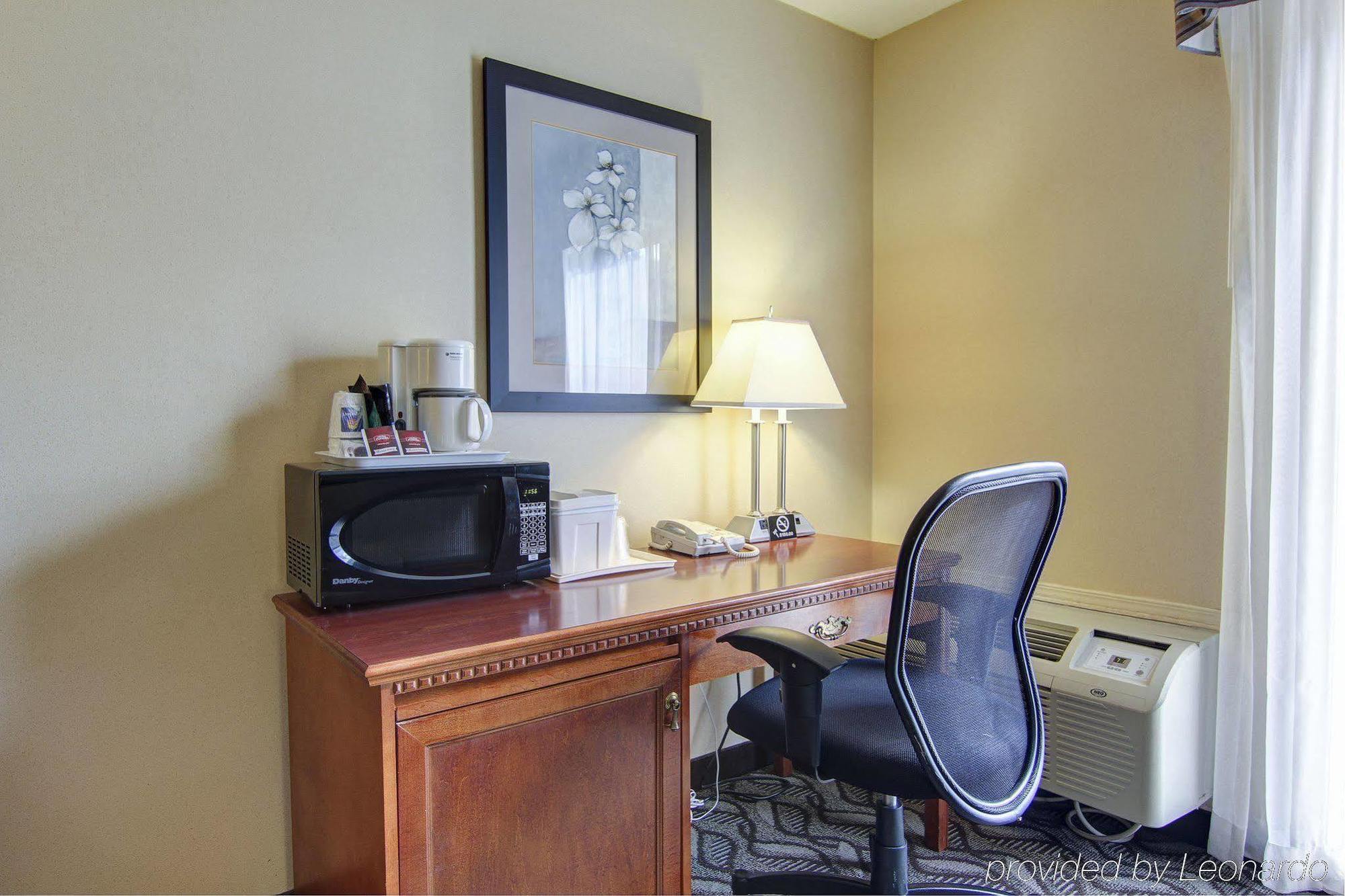 Comfort Inn & Suites Ambassador Bridge Windsor Extérieur photo